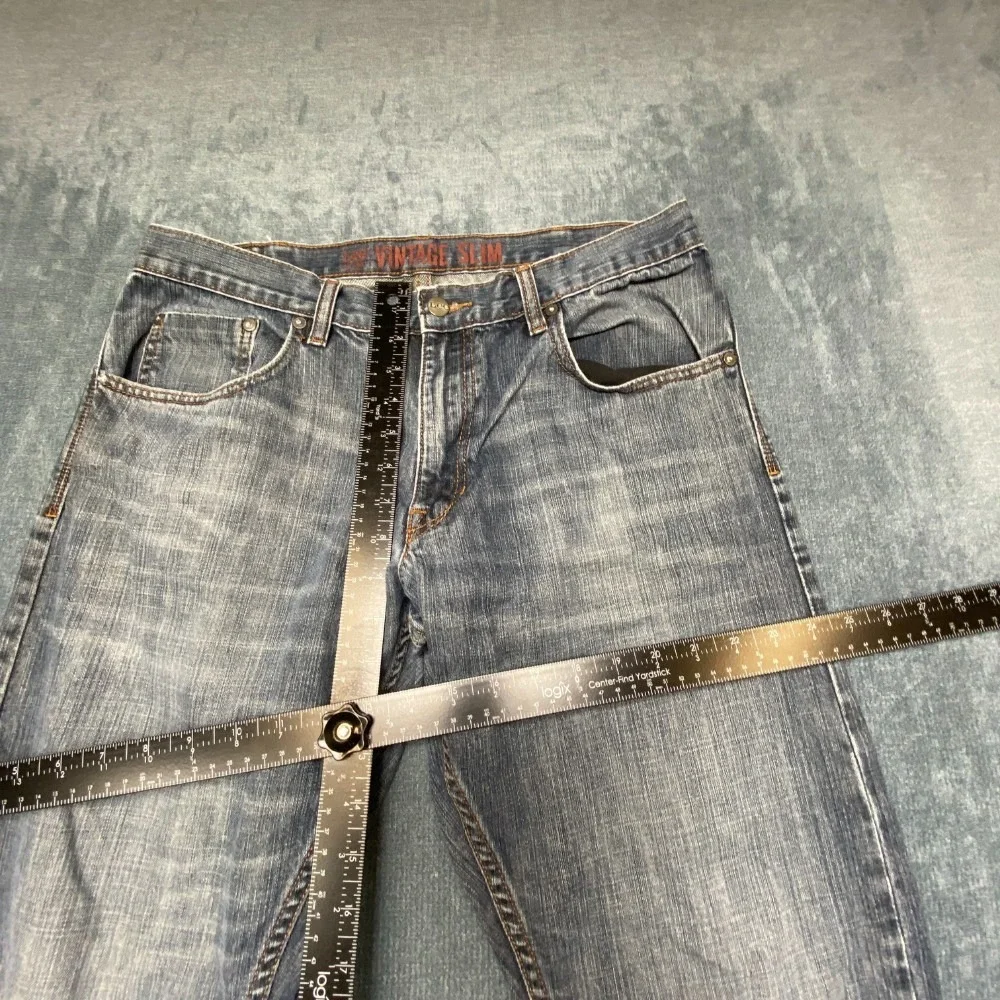 Vintage Lee Jeans Mens 34x31 Blue Denim Everyday Wear Travel Slim Fit Distressed